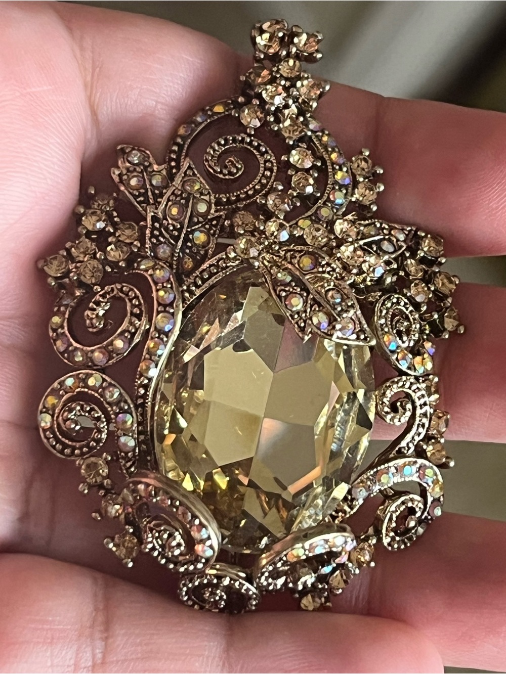 Fashion jewelry statement brooch - Like new - Picture 7 of 7